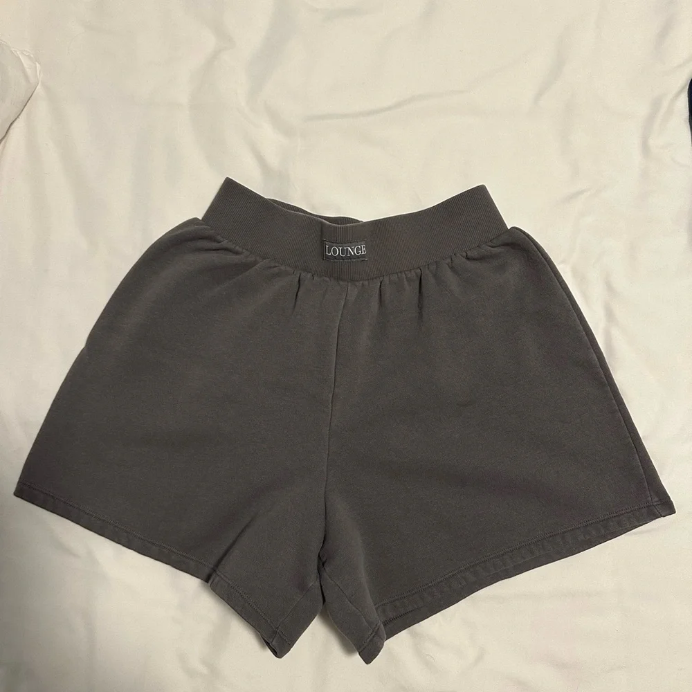 LOUNGE Gray Crop Top and Short Set - Picture 6 of 10